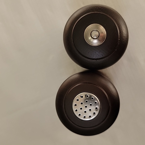 Peugeot Compact Pepper Mill and Salt Shaker Set  BinY - Picture 5 of 8